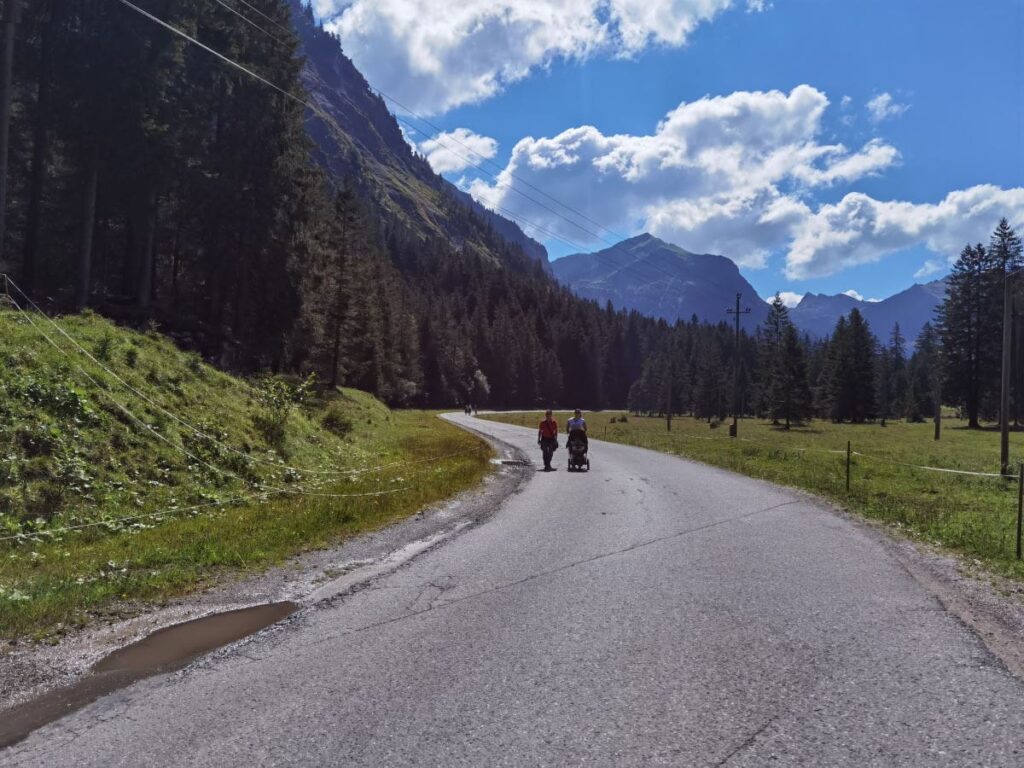 Zum Vilsalpsee wandern mit Kinderwagen