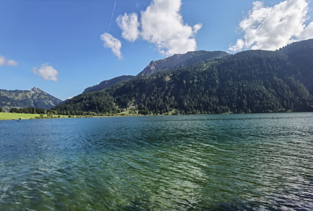 Blick über den Haldensee im Tannheimer Tal